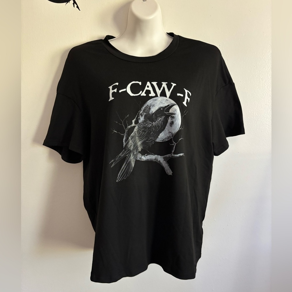 NWOT Comic Midnight raven/crow Tee with full moon!
